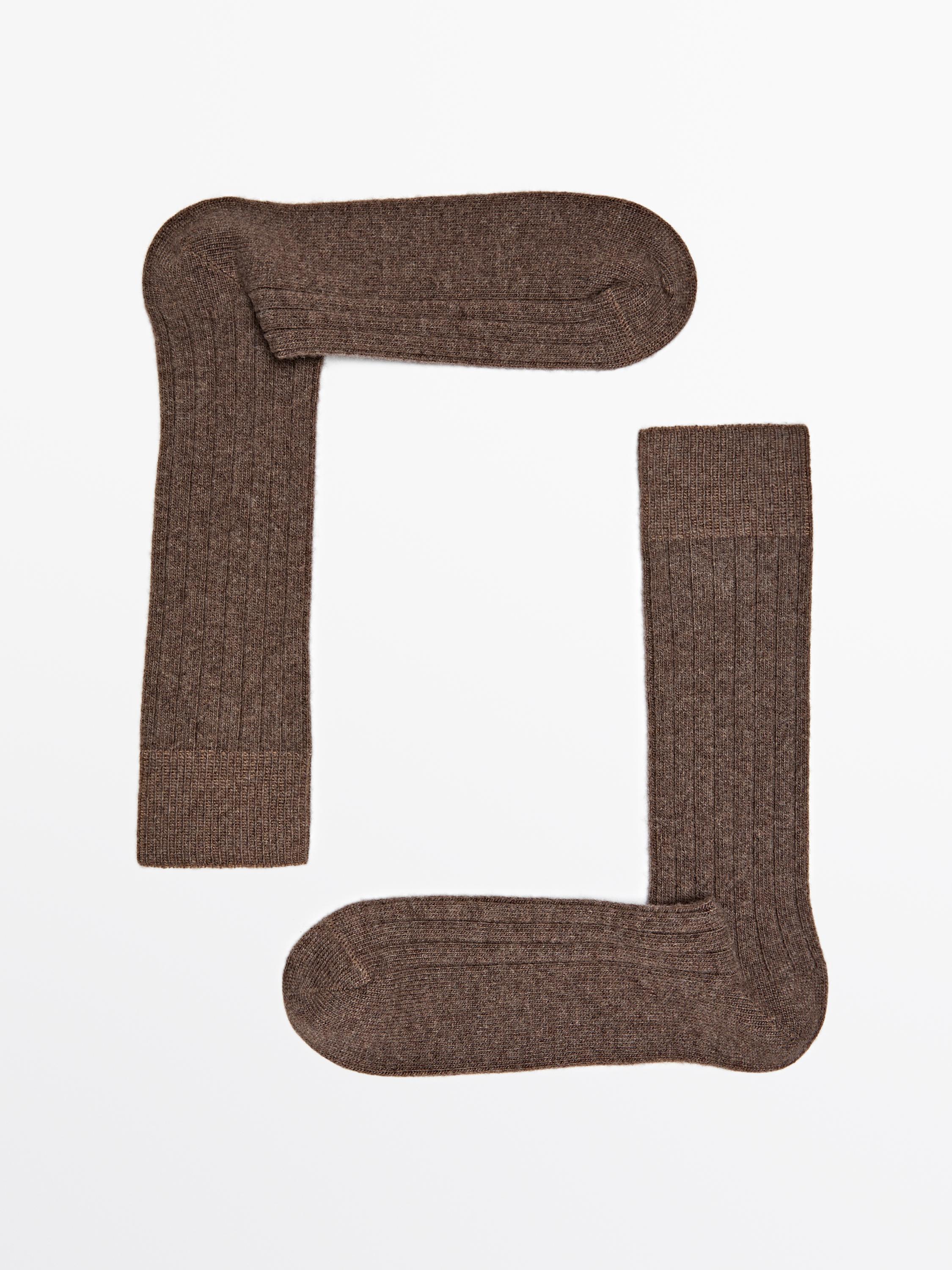 Ribbed knit wool and cashmere socks